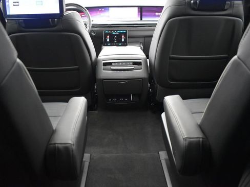 Certified 2026 Cadillac Escalade ESV Sport w/ Touring Package AWD/4WD image 29