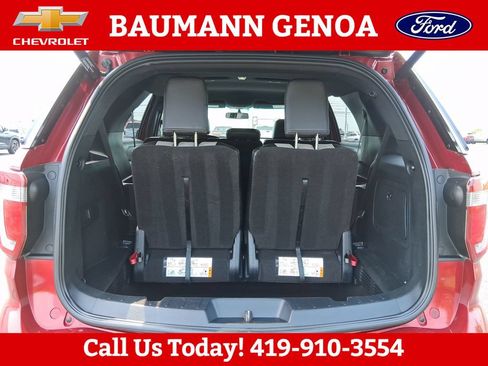 Used 2017 Ford Explorer XLT w/ Equipment Group 202A AWD/4WD image 5
