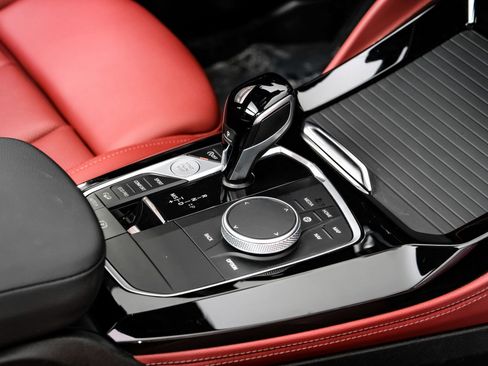 Used 2025 BMW X4 xDrive30i w/ Premium Package image 28