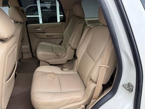 Used 2014 Cadillac Escalade Premium AWD/4WD image 15