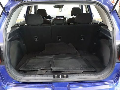 Used 2022 Hyundai Venue SEL image 14