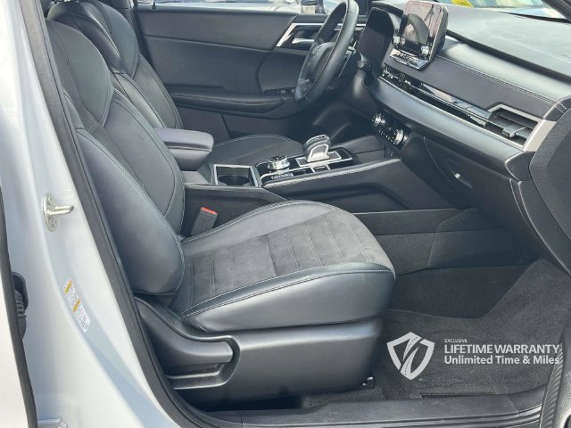 Used 2024 Mitsubishi Outlander SE Black Edition AWD/4WD image 29