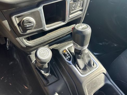 Used 2018 Jeep Wrangler Unlimited Sport AWD/4WD image 33