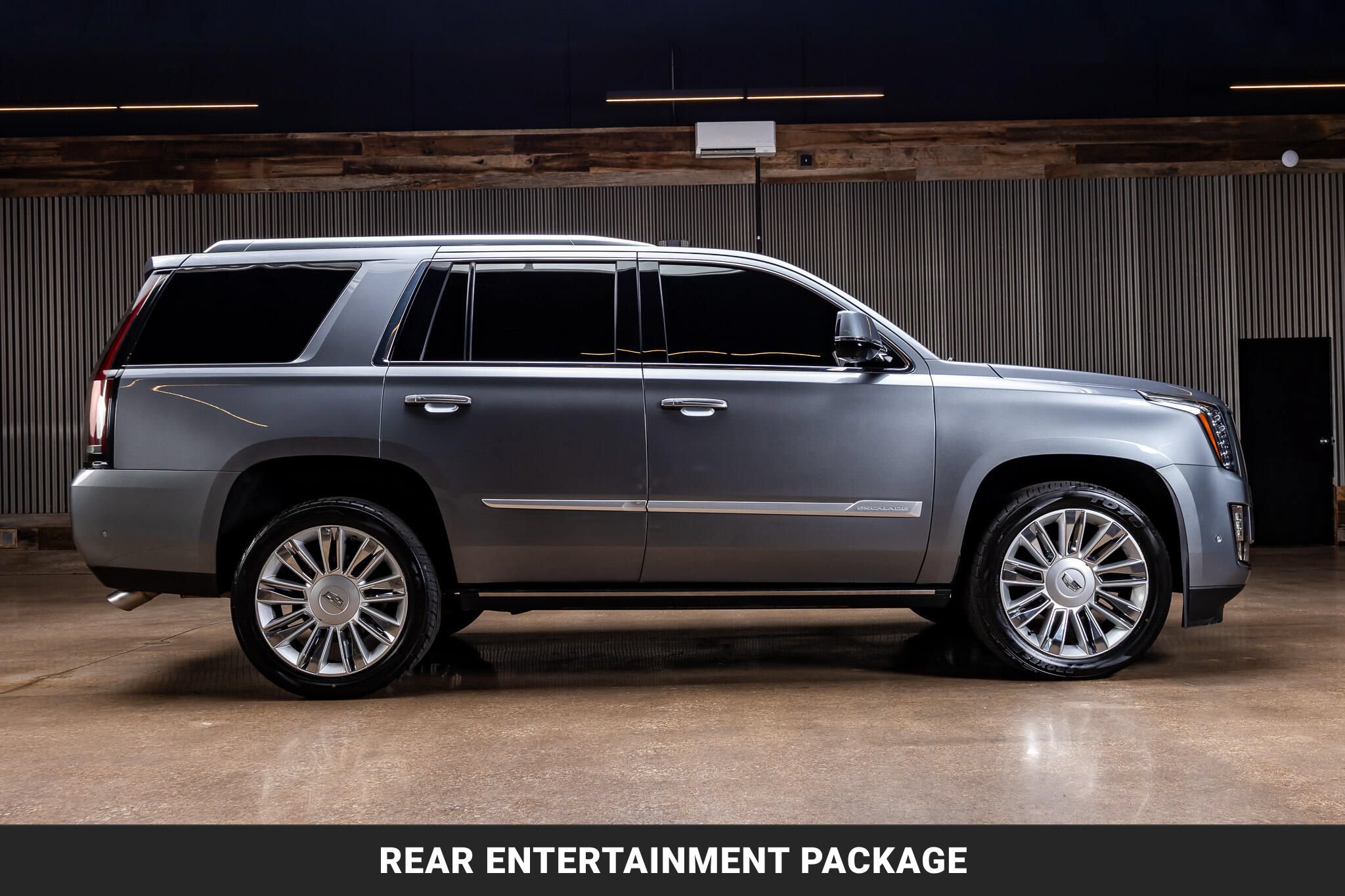 Used 2019 Cadillac Escalade Platinum AWD/4WD image 10