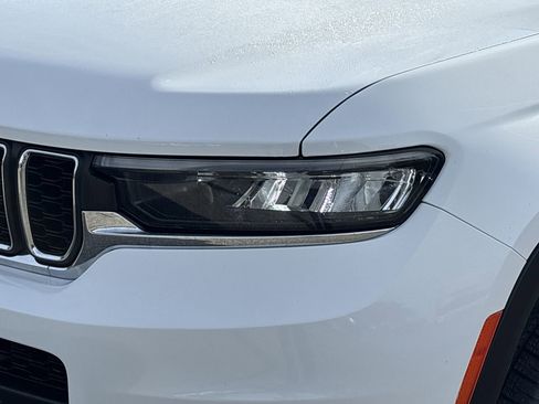 Used 2023 Jeep Grand Cherokee L Laredo image 6