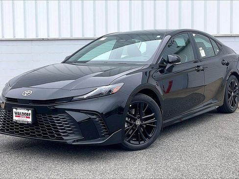 New 2026 Toyota Camry SE FWD image 2
