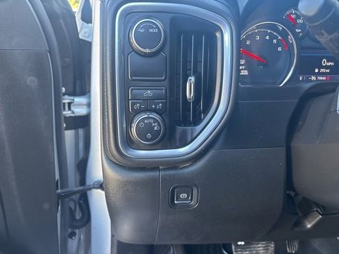 Used 2022 Chevrolet Silverado 1500 LT image 14