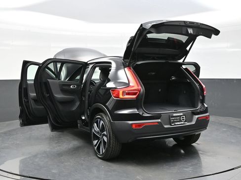 Used 2024 Volvo XC40 B5 Plus w/ Protection Package Premier AWD/4WD image 43