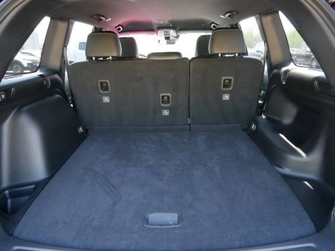 Used 2025 Jeep Grand Cherokee Altitude AWD/4WD image 6
