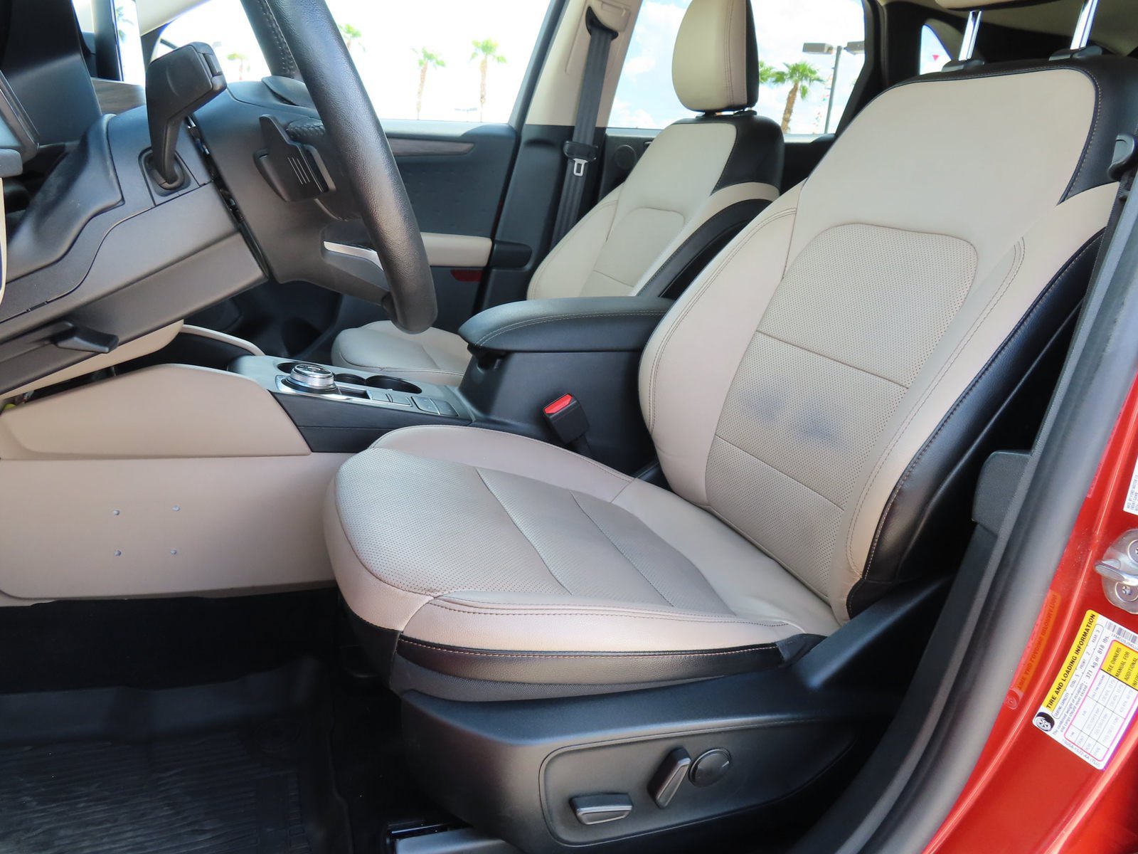 Used 2020 Ford Escape Titanium AWD/4WD image 14