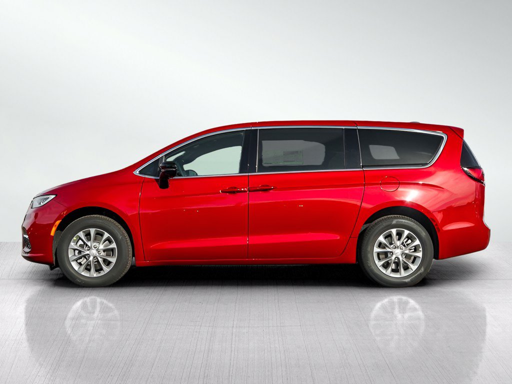 New 2026 Chrysler Pacifica Select AWD/4WD image 4