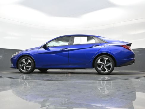 Used 2023 Hyundai Elantra SEL w/ Convenience Package image 26