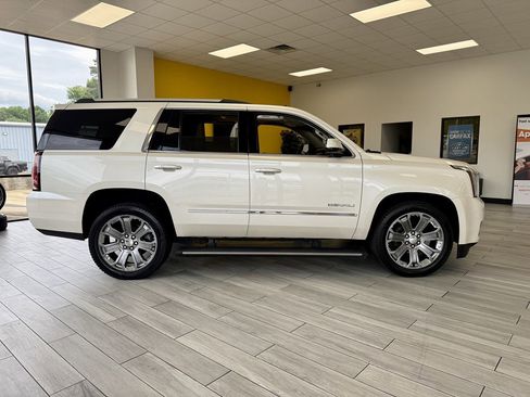 Used 2015 GMC Yukon Denali w/ Premium Package AWD/4WD image 5