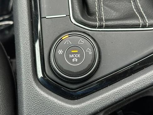Certified 2023 Volkswagen Taos SEL AWD/4WD image 36