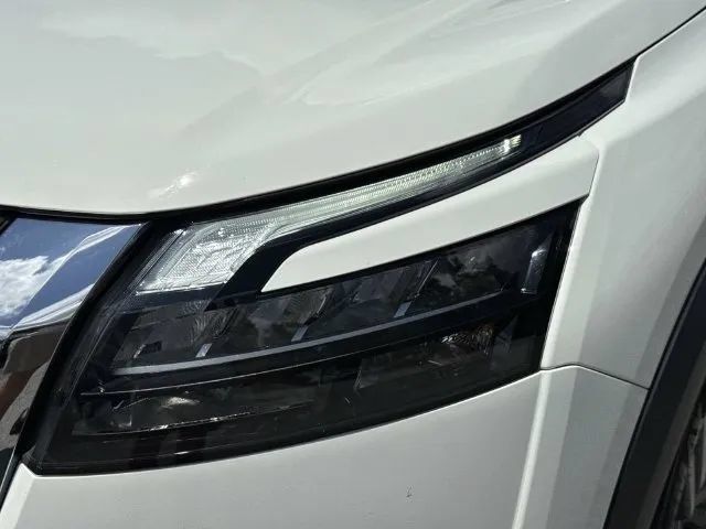 Certified 2025 Nissan Pathfinder SV AWD/4WD image 10