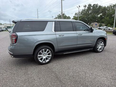 Used 2023 Chevrolet Suburban High Country RWD image 4