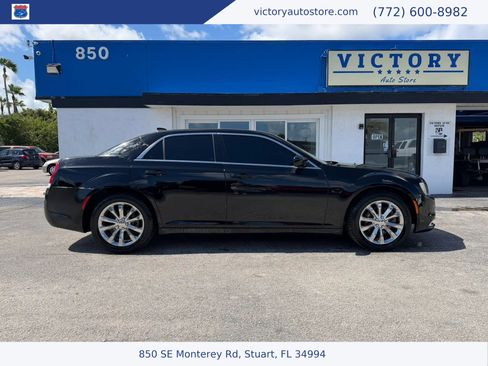 Used 2017 Chrysler 300 Limited AWD/4WD image 2