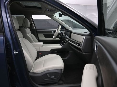 Used 2025 Hyundai Santa Fe Limited AWD/4WD image 28