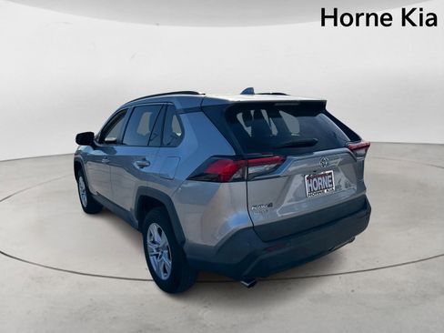 Used 2021 Toyota RAV4 XLE w/ Convenience Package image 5