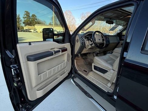 Used 2008 Ford F350 Lariat image 14