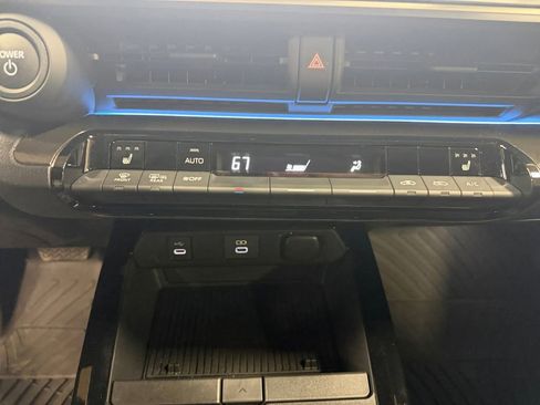 Used 2026 Toyota Prius AWD image 33