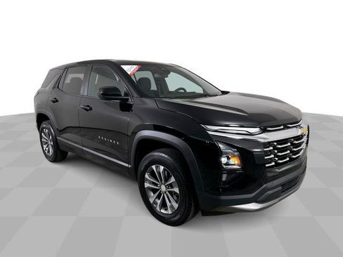 Used 2026 Chevrolet Equinox LT FWD image 2