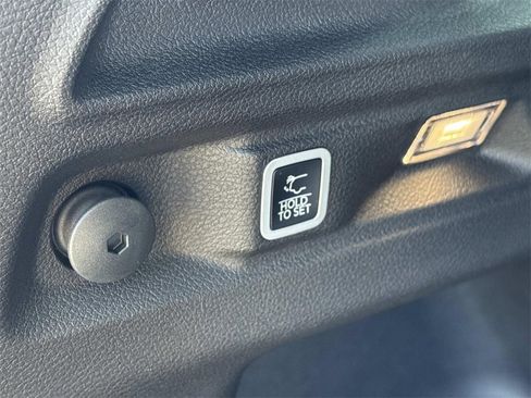 New 2025 Jeep Grand Cherokee L Altitude image 17