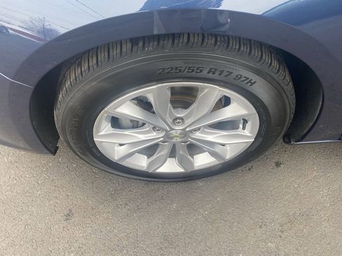 Used 2020 Chevrolet Malibu LT image 30