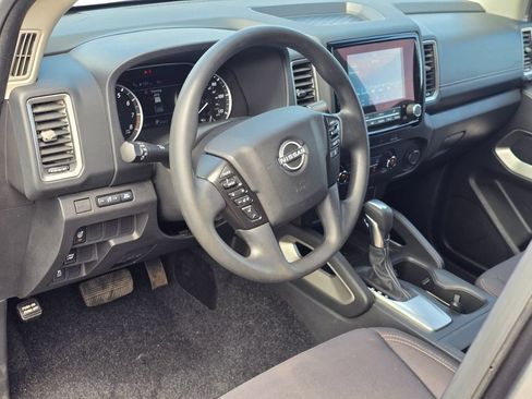 Used 2024 Nissan Frontier SV w/ Technology Package RWD image 15