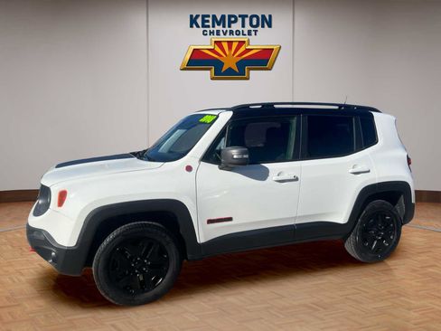 Used 2018 Jeep Renegade Trailhawk w/ UConnect 8.4 Nav Group image 3