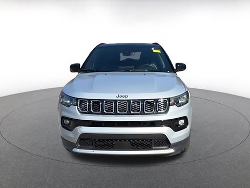 Used 2025 Jeep Compass Limited image 4
