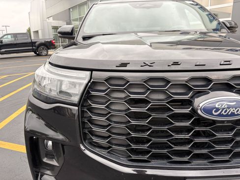 Used 2025 Ford Explorer ST-Line AWD/4WD image 24