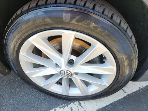 Used 2017 Volkswagen Golf Alltrack SE image 10