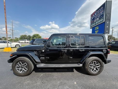 Used 2024 Jeep Wrangler Unlimited Sahara w/ Technology Group AWD/4WD image 7