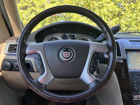 Used 2009 Cadillac Escalade ESV 2WD image 24