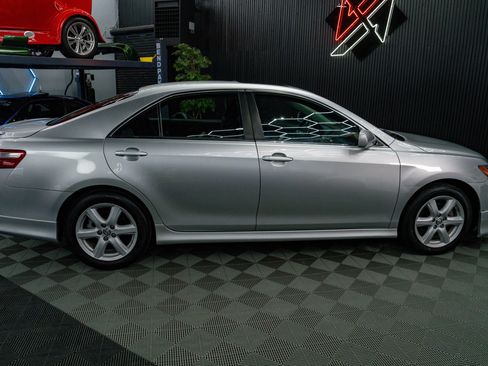 Used 2009 Toyota Camry SE FWD image 19