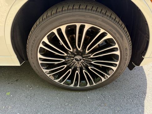 New 2026 Lincoln Aviator Black Label AWD/4WD image 9