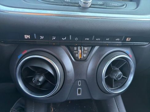 Used 2022 Chevrolet Blazer LT image 22