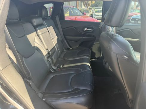 Used 2017 Jeep Cherokee High Altitude w/ Technology Group FWD image 12