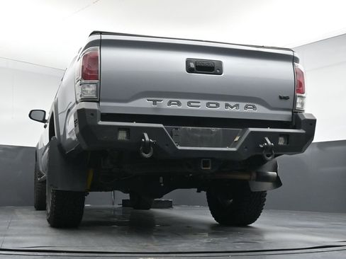 Used 2021 Toyota Tacoma TRD Off-Road AWD/4WD image 22