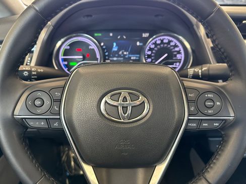 Used 2020 Toyota Camry XLE FWD image 23
