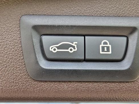 Used 2019 BMW X5 xDrive40i w/ Convenience Package AWD/4WD image 9