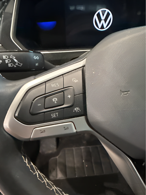 Used 2024 Volkswagen Tiguan SE w/ Panoramic Sunroof Package AWD/4WD image 18