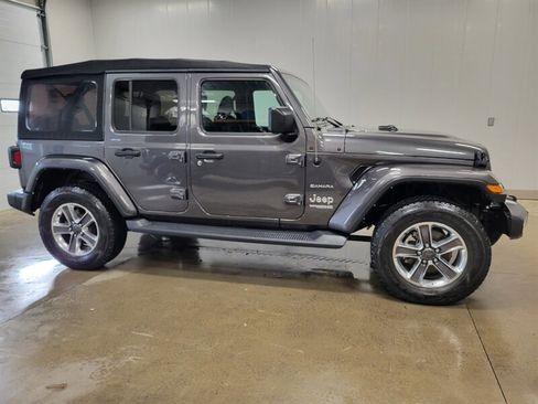 Used 2022 Jeep Wrangler Unlimited Sahara w/ Cold Weather Group AWD/4WD image 12