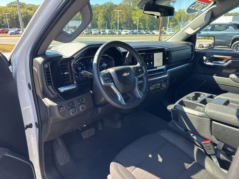 Used 2025 Chevrolet Silverado 1500 LT AWD/4WD image 10