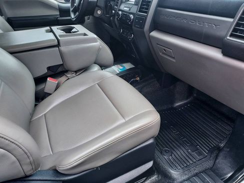 Used 2017 Ford F250 XL w/ Power Equipment Group AWD/4WD image 19