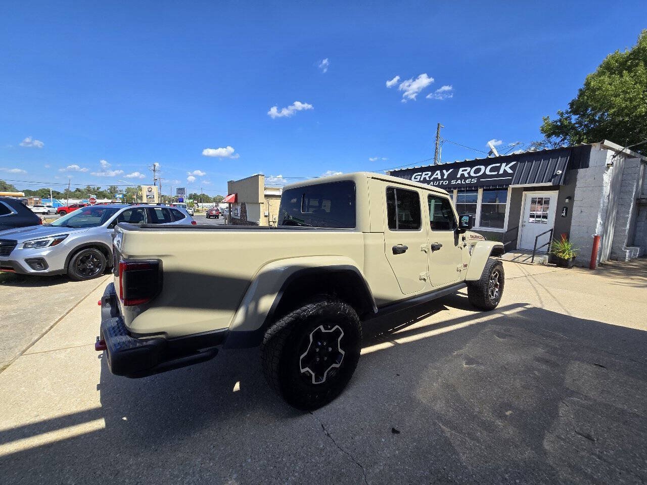 Used 2020 Jeep Gladiator Rubicon AWD/4WD image 6