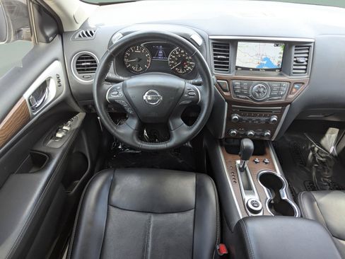 Used 2020 Nissan Pathfinder Platinum AWD/4WD image 14