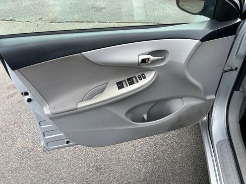 Used 2013 Toyota Corolla LE image 13