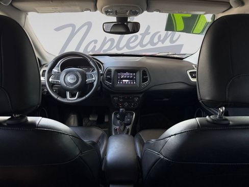 Used 2017 Jeep Compass Latitude w/ Popular Equipment Group AWD/4WD image 16